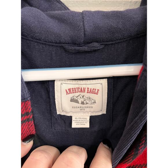 American Eagle Men’s XL Plaid Flannel Hooded Shirt Red Navy Button Front - Picture 5 of 9
